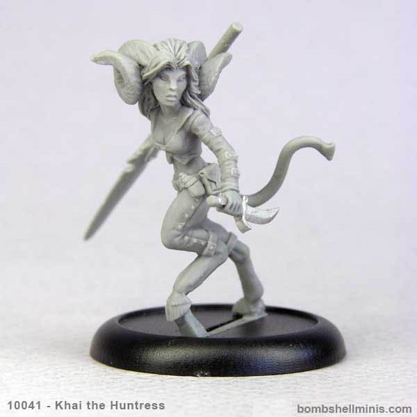 huntress bombshell statue